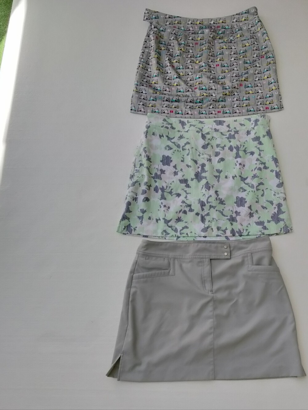 EUC BUNDLE OF THREE IZOD ACTIVEWEAR SKORTS/SKIRTS